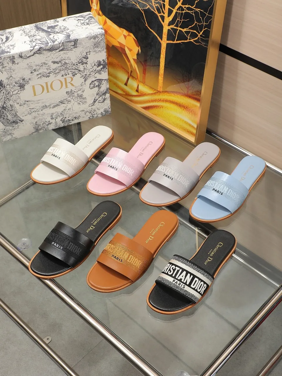 👟👟Ex-factory price 340👟👟 Dior flat slippers, leather upper with electric embroidery weaving, embroidered letters, and sheepskin lining. Leather outsole, size: 35-42